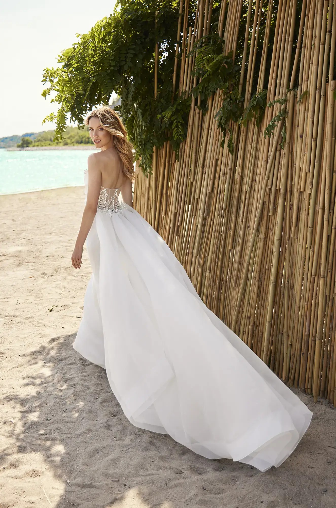The Best Lightweight Wedding Dresses for Your Dream Destination Wedding. Desktop Image