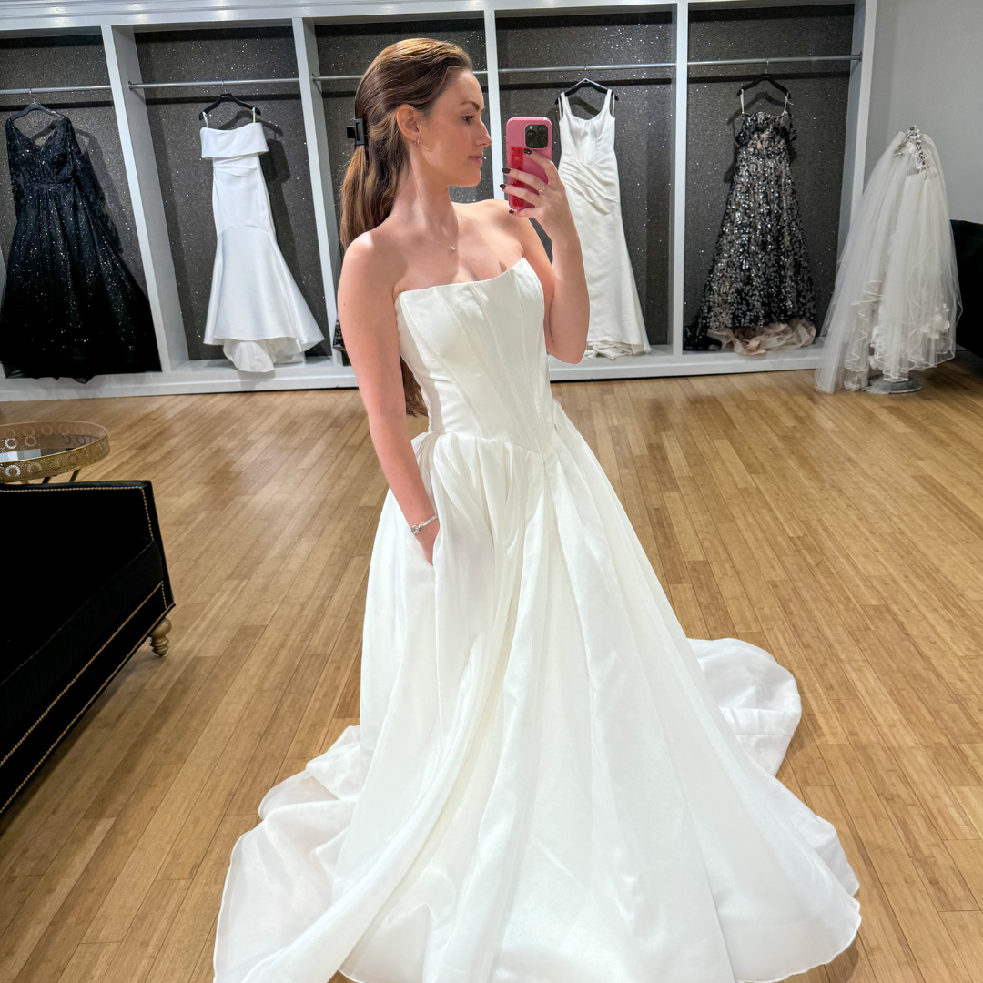 What If You Don’t Have “That Feeling” When You Find Your Wedding Dress? Image