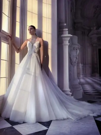Pronovias Style No. Leonarda #0 thumbnail