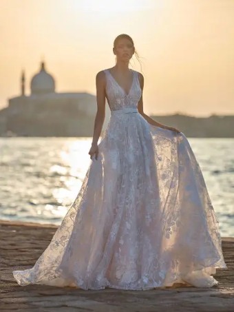 Pronovias Style No. Ombretta #0 thumbnail