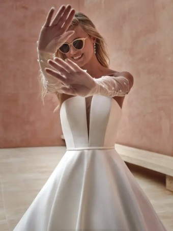 Pronovias Style No. Ozen #2 thumbnail