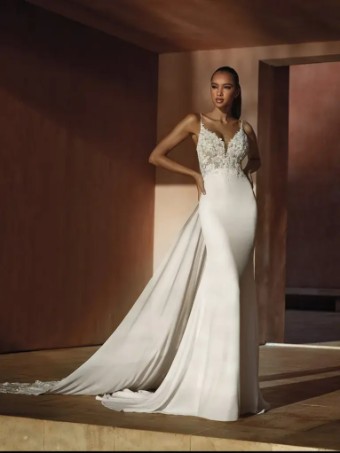 Pronovias Style No. Roman #0 default thumbnail