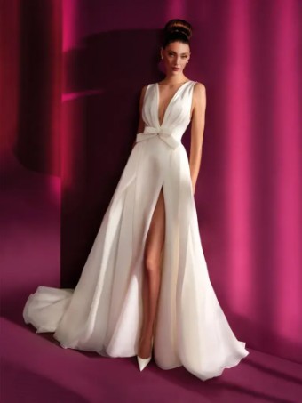 Pronovias Style No. Oscar #0 Off White thumbnail
