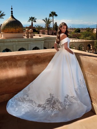 Pronovias Style No. Loa #1 Off White/Nude thumbnail