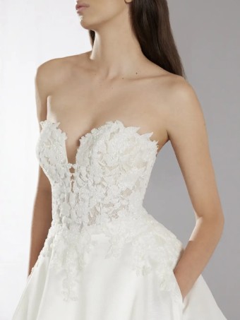 Pronovias Style No. Once #2 Off White thumbnail