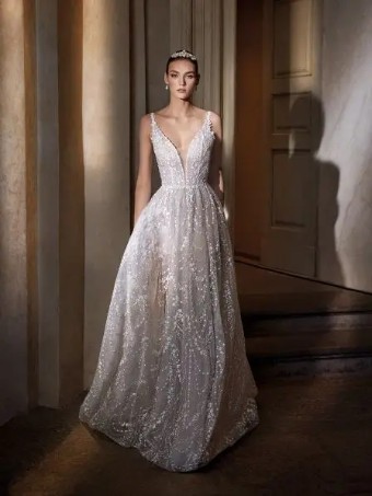 Pronovias Style No. Lulit #0 default thumbnail