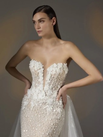 Pronovias Style No. Amya #2 OFF WHITE/BEIGE thumbnail