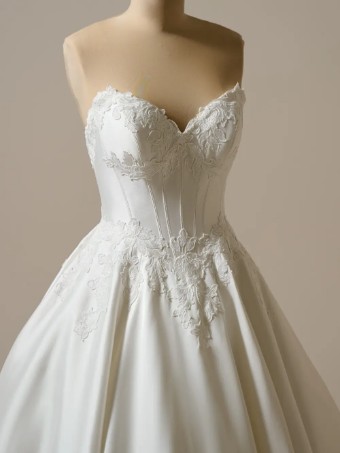 Maggie Sottero Style No. Serafina #4 thumbnail
