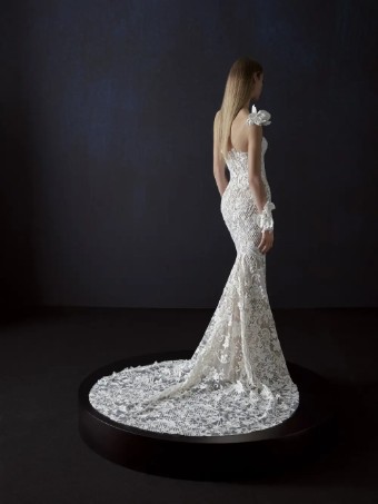 Pronovias Style No. Acazia #1 thumbnail